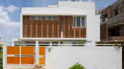 House Exterior of Lateral House