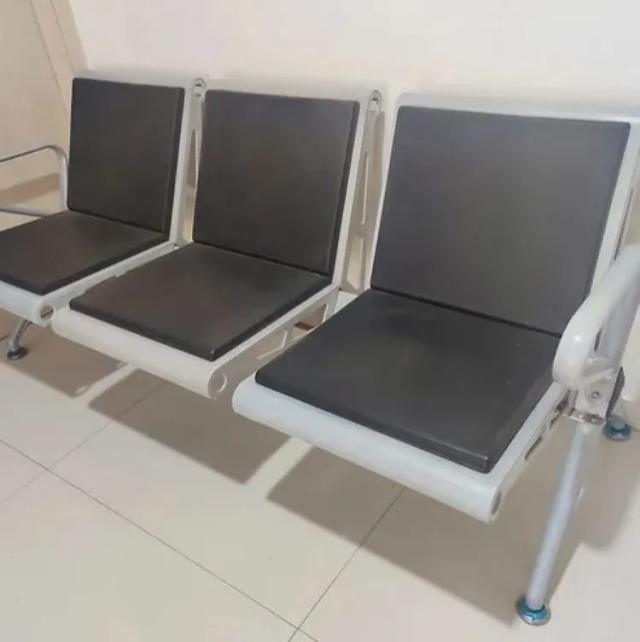 Waiting Area Chair With Cushion 3