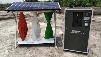 Windstream Solarmill® SM1-1P Roof-Top Wind and Solar Hybrid Energy System by Windstream 2 1
