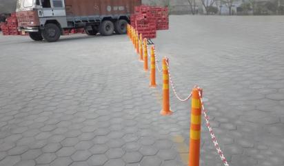 Frontier Flexible Posts or Spring Posts by Frontier : Colours available: Orange