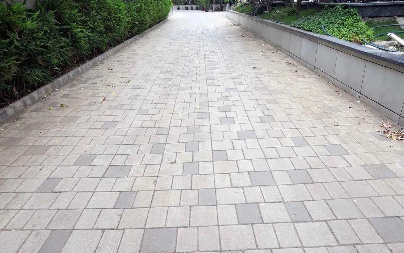 Vyara Strada Pavers 1