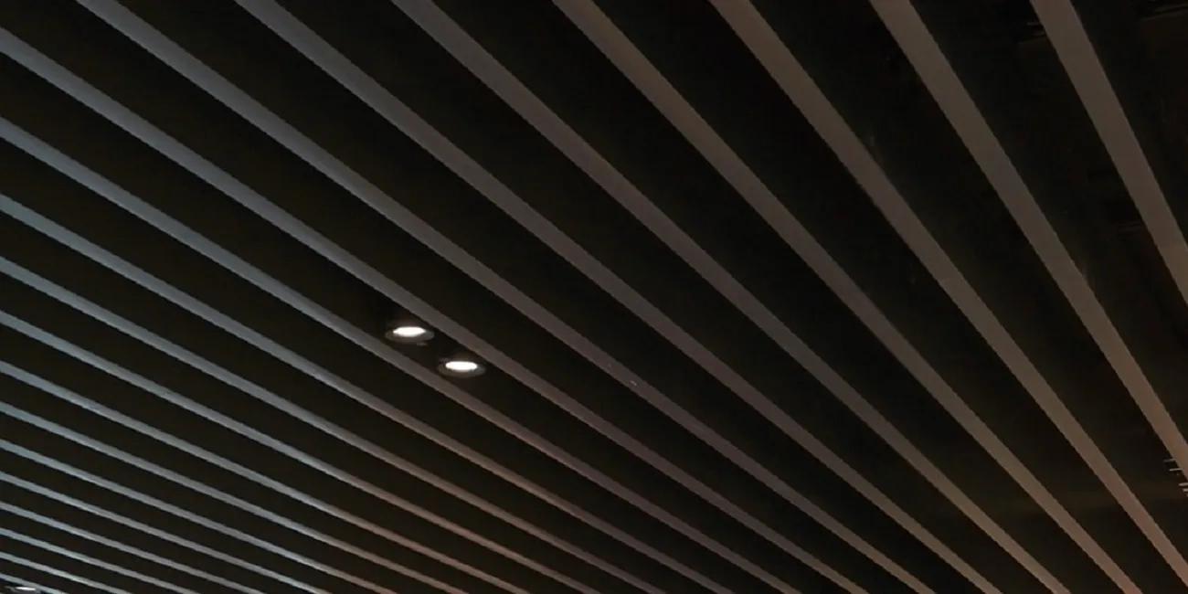 Hunter Douglas Baffles Tavola Straight 1