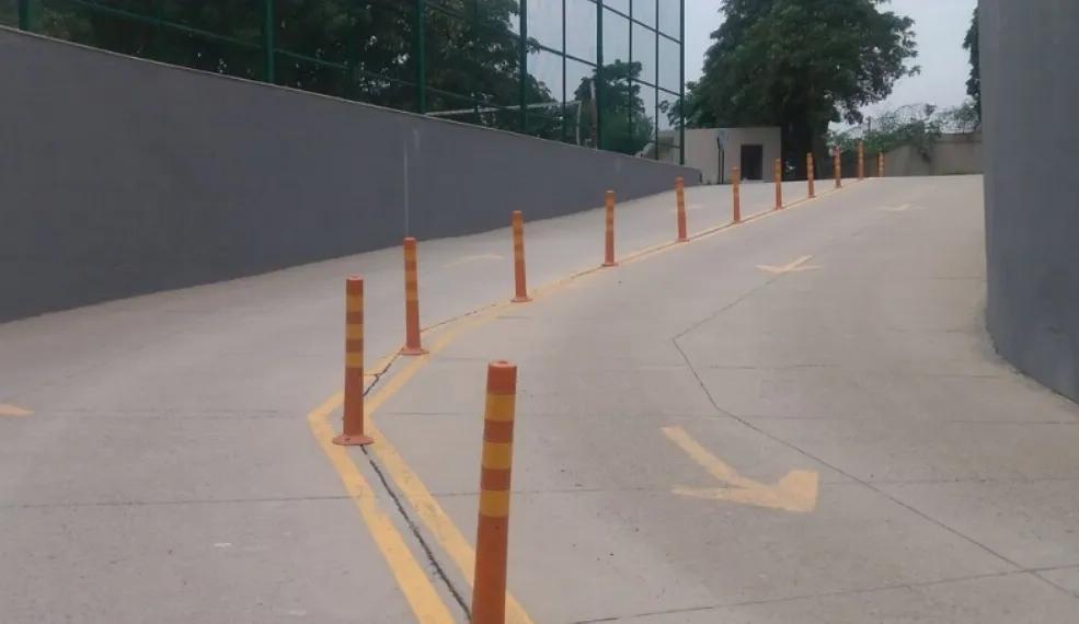 Frontier Flexible Posts or Spring Posts 4