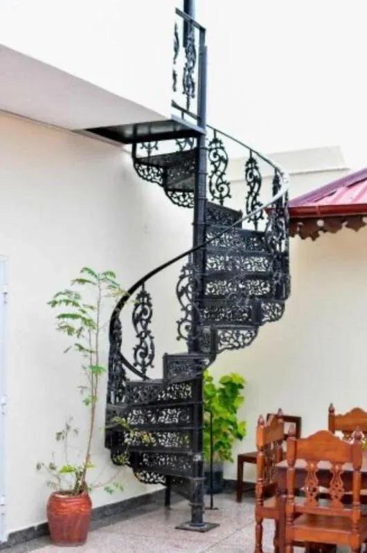Rida Krafts Cast Iron Spiral Staircase 4