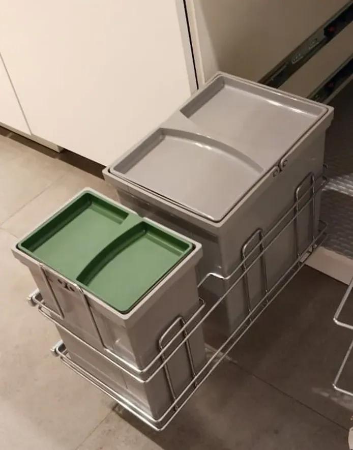 Hettich Cargo Pull-Out Dustbin Holder with 25 L dustbins 1 Grey And 1 Green Lid for cabinet width 600 mm Fitted Bin