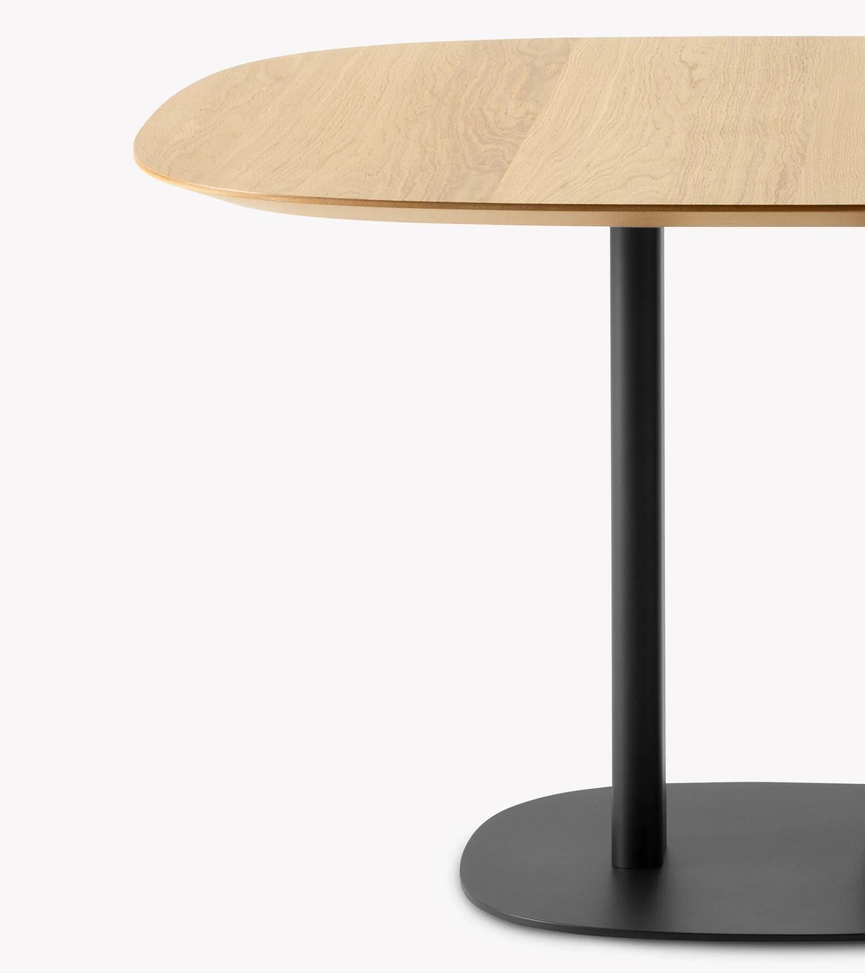 Leolux Taival - Dining Table 2
