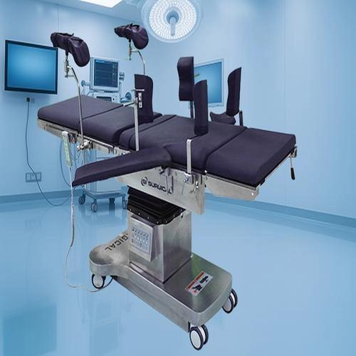 SI Surgical Electrically operated C – Arm compatible operating table Tyko 2000